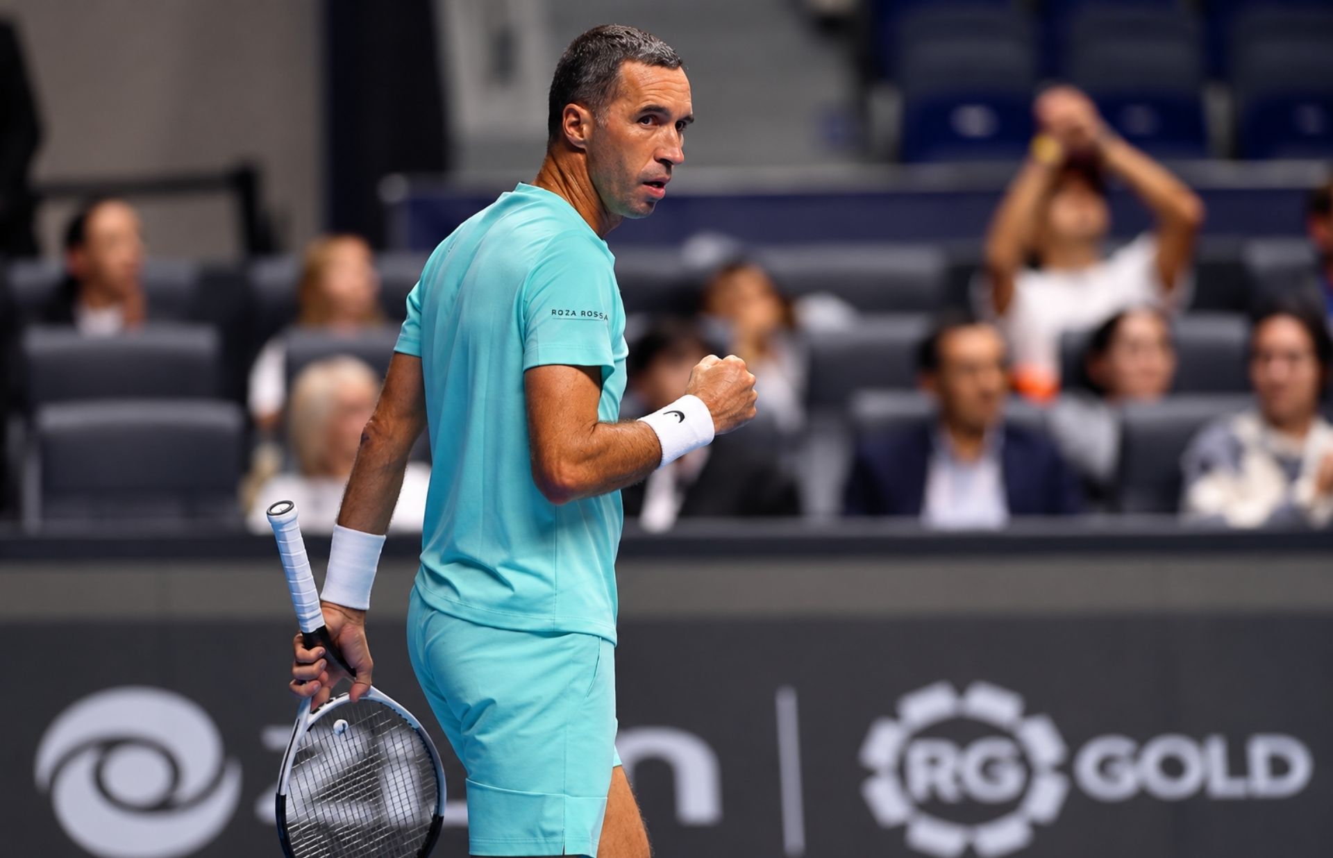 Mikhail Kukushkin portada